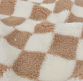 Bild in Galerie-Betrachter laden, Teddy Stoff | Beige | Checkerboard
